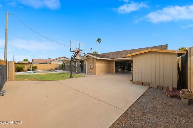 5832 W FRIER Drive, Glendale, AZ 85301