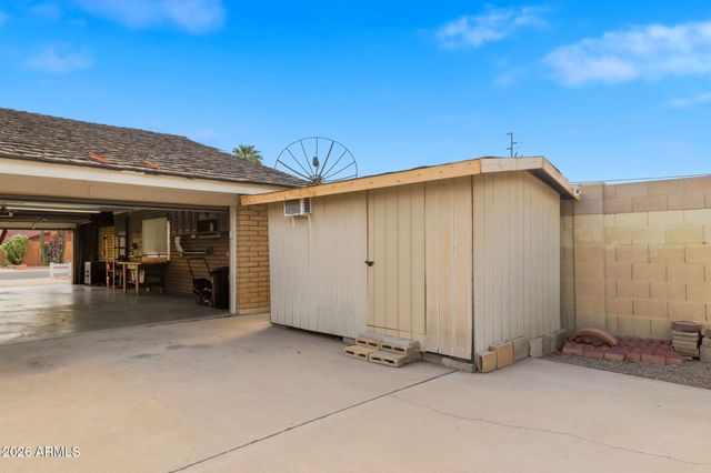 5832 W FRIER Drive, Glendale, AZ 85301