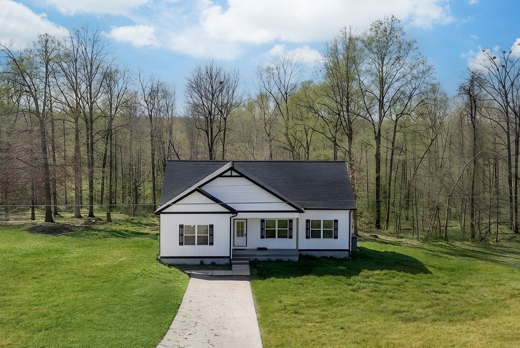 3033 Bowker Road, Charlotte, TN 37036