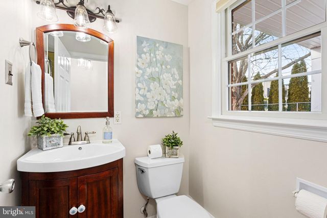 2603 HERITAGE FARM DR, Wilmington, DE 19808