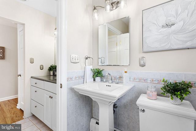 2603 HERITAGE FARM DR, Wilmington, DE 19808