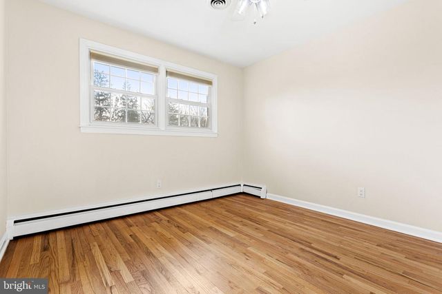 2603 HERITAGE FARM DR, Wilmington, DE 19808