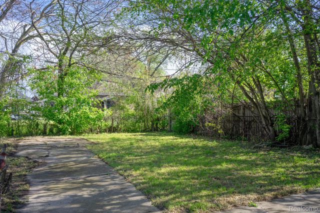 6361 Floyd Street, Detroit, MI 48210