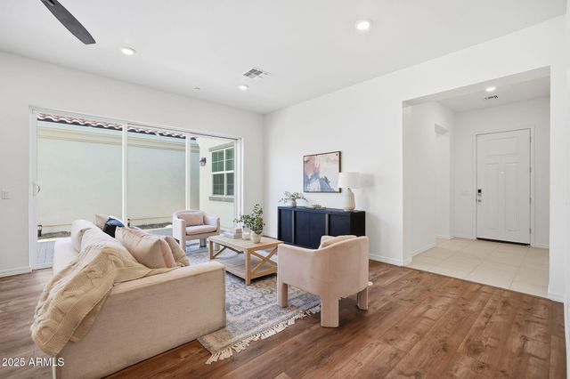 4044 E DAWSON Drive E, Chandler, AZ 85249