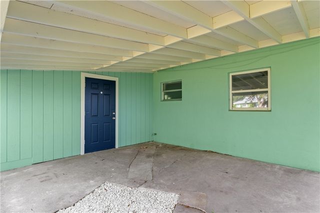 985 35th Avenue, Vero Beach, FL 32960