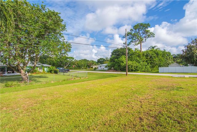 985 35th Avenue, Vero Beach, FL 32960