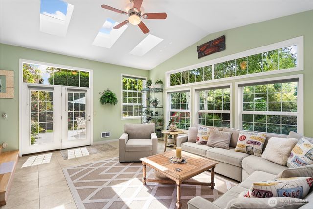 1850 Maple Hill Road, Port Townsend, WA 98368