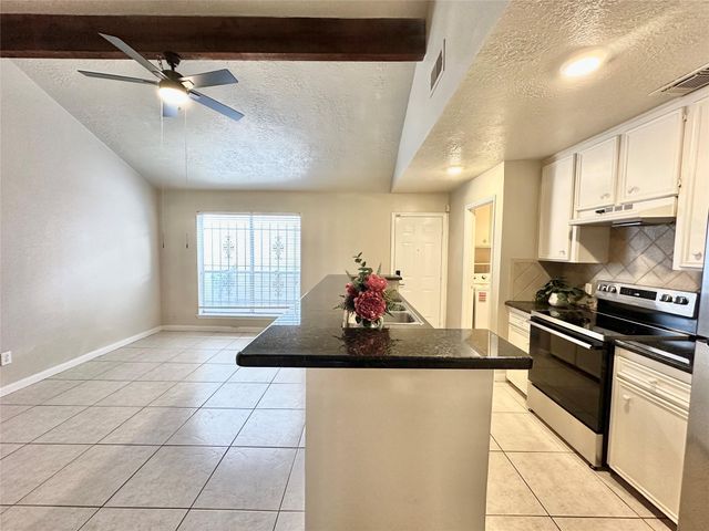 9164 Wilcrest Drive 9164, Houston, TX 77099