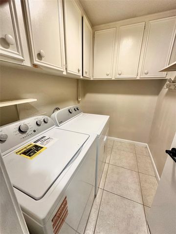 9164 Wilcrest Drive 9164, Houston, TX 77099