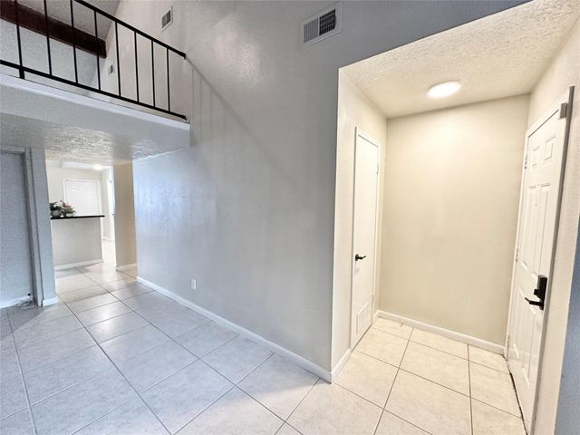 9164 Wilcrest Drive 9164, Houston, TX 77099