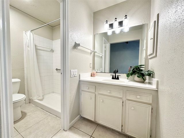 9164 Wilcrest Drive 9164, Houston, TX 77099