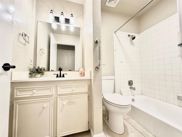 9164 Wilcrest Drive 9164, Houston, TX 77099