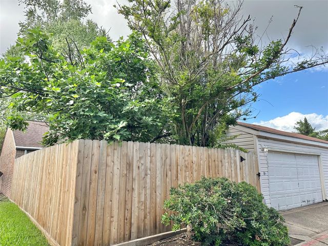 9164 Wilcrest Drive 9164, Houston, TX 77099