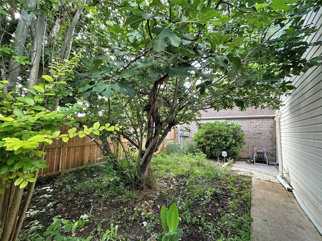 9164 Wilcrest Drive 9164, Houston, TX 77099