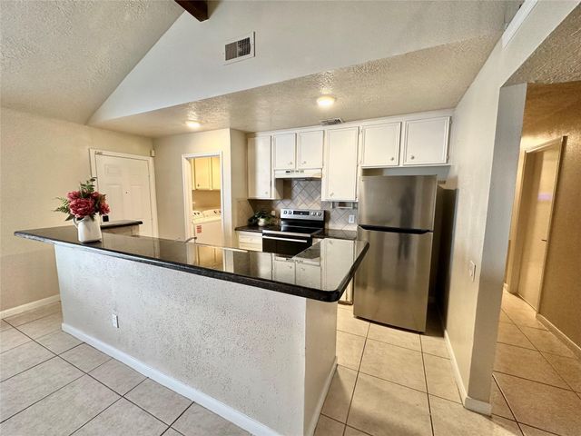 9164 Wilcrest Drive 9164, Houston, TX 77099