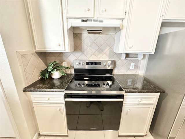 9164 Wilcrest Drive 9164, Houston, TX 77099