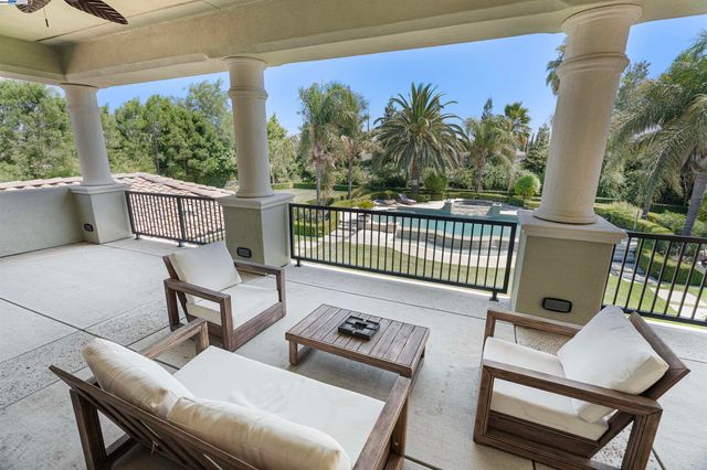 8324 Waterwell Way, Tracy, CA 95304