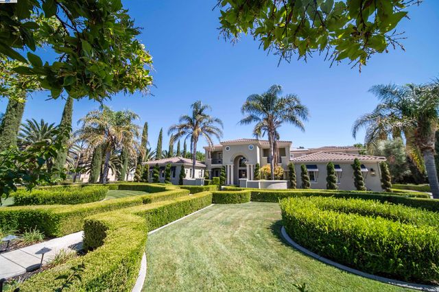 8324 Waterwell Way, Tracy, CA 95304