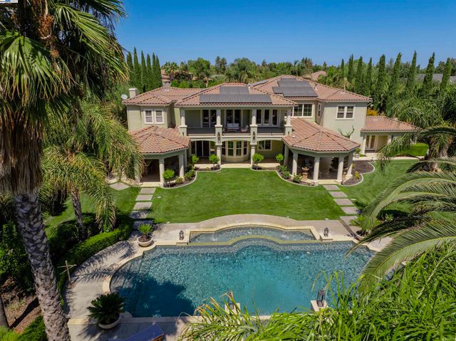 8324 Waterwell Way, Tracy, CA 95304