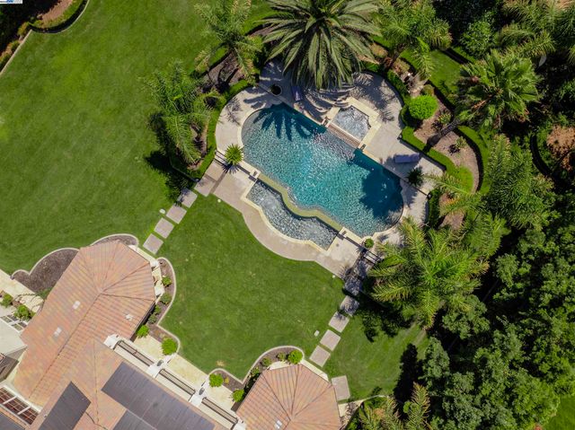 8324 Waterwell Way, Tracy, CA 95304