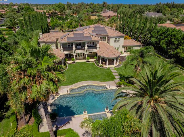 8324 Waterwell Way, Tracy, CA 95304