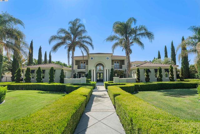 8324 Waterwell Way, Tracy, CA 95304