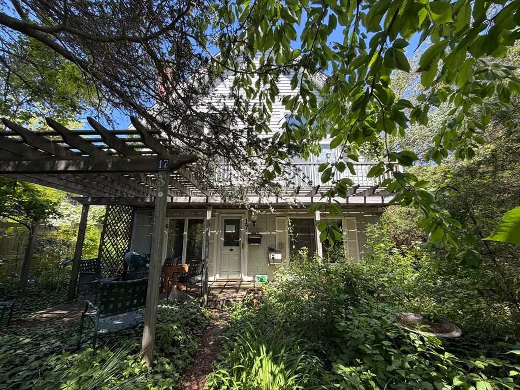 17 Miller Hill Rd, Provincetown, MA 02657