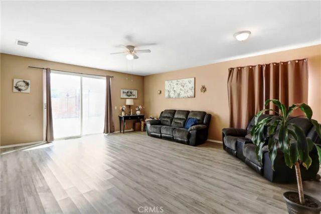 877 Peaceful Lane, San Jacinto, CA 92582
