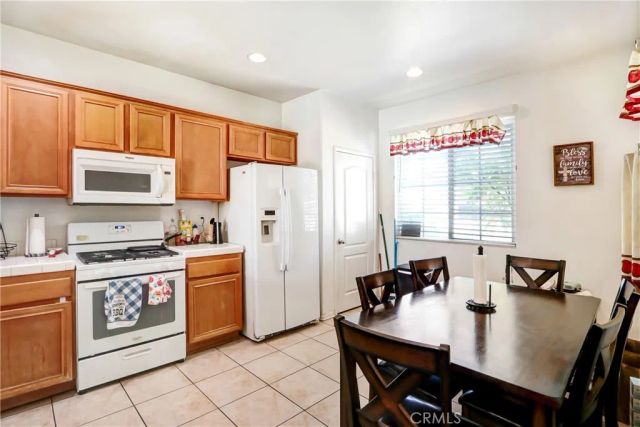 877 Peaceful Lane, San Jacinto, CA 92582