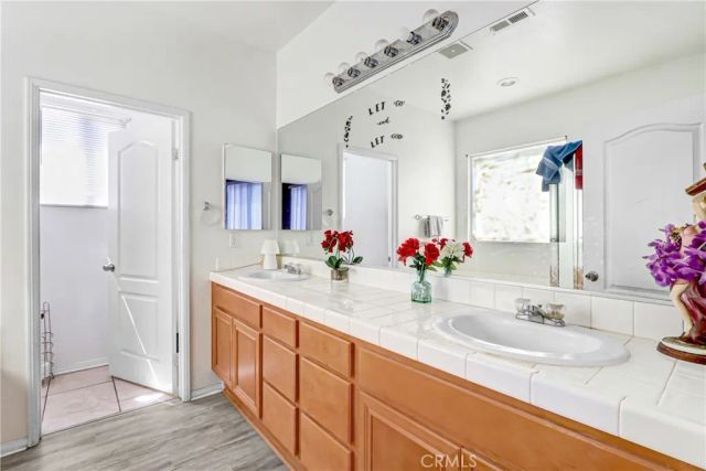877 Peaceful Lane, San Jacinto, CA 92582