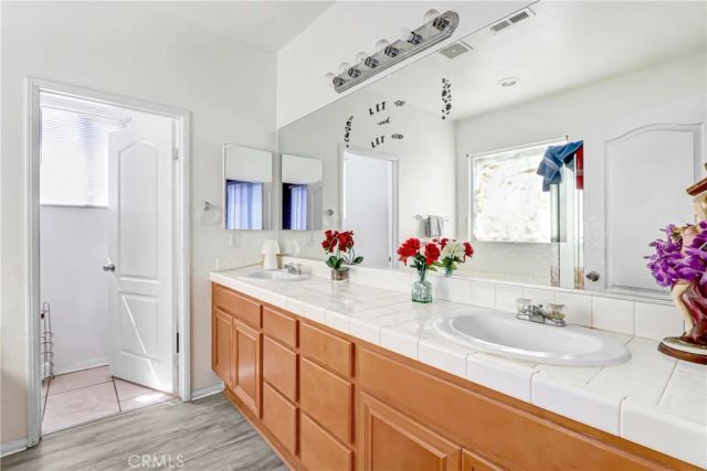 877 Peaceful Lane, San Jacinto, CA 92582