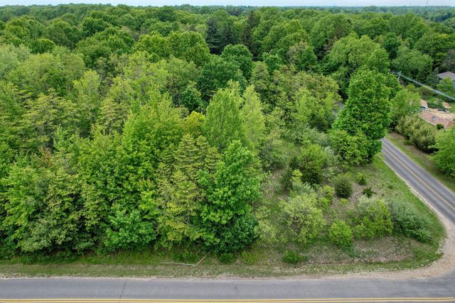 13th Ave, South Haven, MI 49090