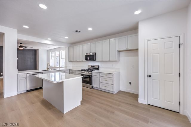 11855 Bella Luna Street, Las Vegas, NV 89183