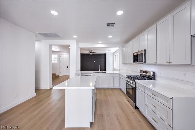 11855 Bella Luna Street, Las Vegas, NV 89183