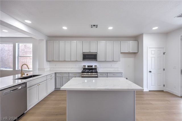 11855 Bella Luna Street, Las Vegas, NV 89183