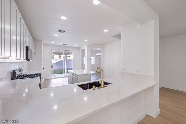 11855 Bella Luna Street, Las Vegas, NV 89183