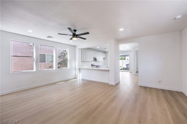 11855 Bella Luna Street, Las Vegas, NV 89183