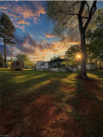 10033 Linwood Southmont Road, Lexington, NC 27292