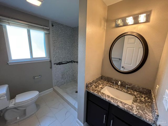 104 Navarre St, Gulf Breeze, FL 32561