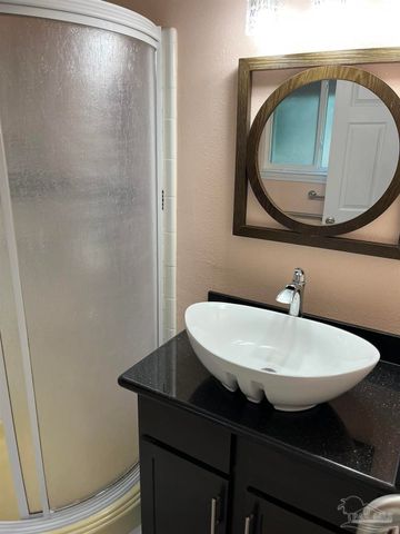 104 Navarre St, Gulf Breeze, FL 32561