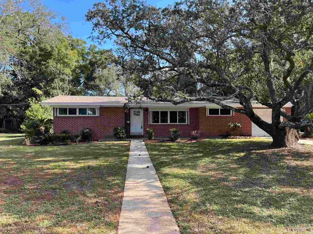 104 Navarre St, Gulf Breeze, FL 32561