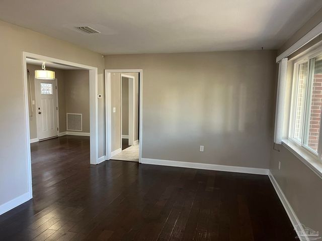 104 Navarre St, Gulf Breeze, FL 32561