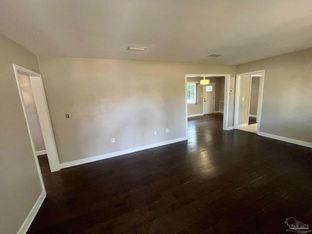 104 Navarre St, Gulf Breeze, FL 32561