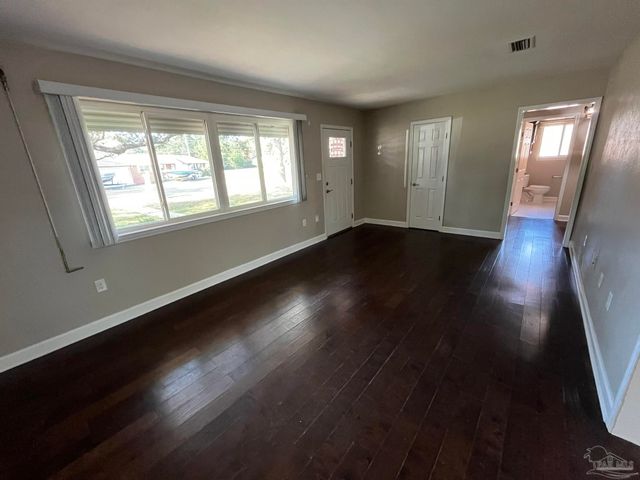 104 Navarre St, Gulf Breeze, FL 32561