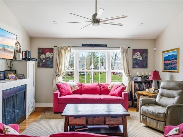 67 Ling St, Fall River, MA 02720