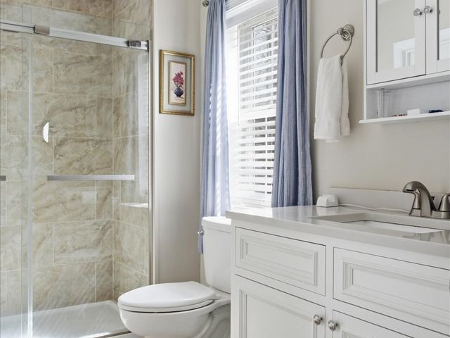 67 Ling St, Fall River, MA 02720