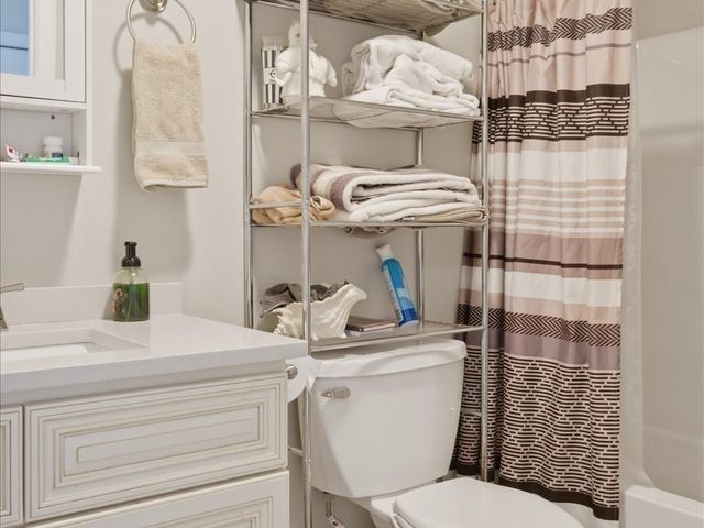 67 Ling St, Fall River, MA 02720