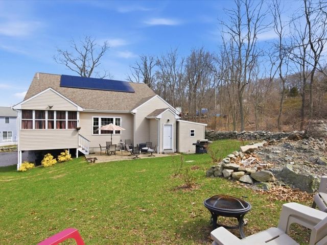 67 Ling St, Fall River, MA 02720