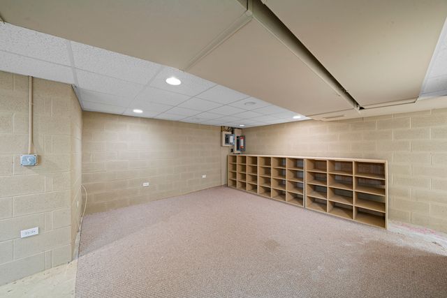 16645 Lasher Road, Hinckley, IL 60520