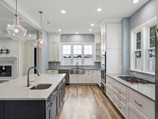 7956 LAKE NELLIE ROAD, Clermont, FL 34714
